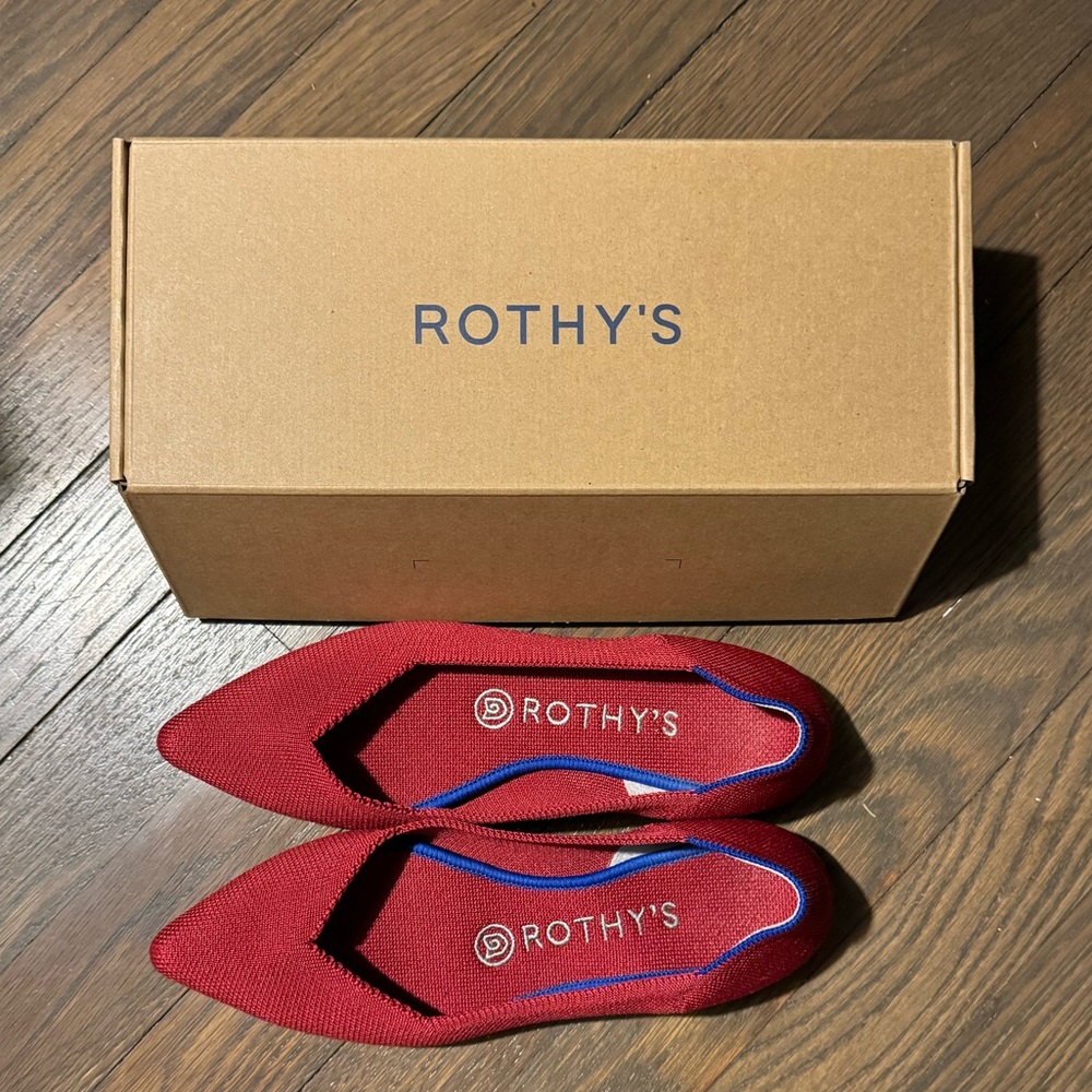 Rothy’s pointed toe flats in red, size 6 great condition shoes
